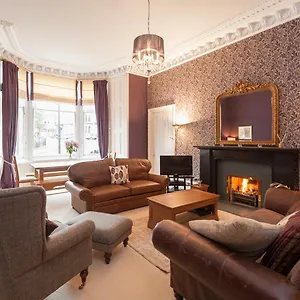 The Coates Gardens Apartment